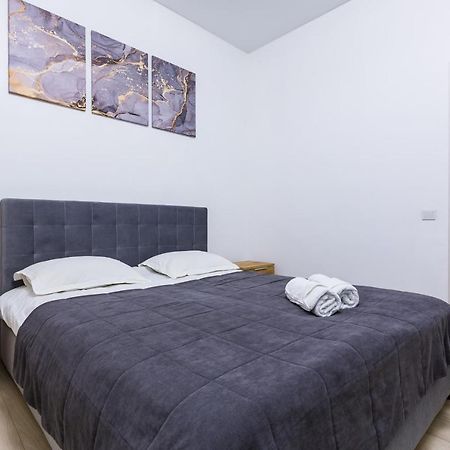 Vodna White Apartment Лвив Екстериор снимка