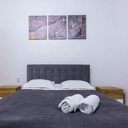 Vodna White Apartment Лвив Екстериор снимка