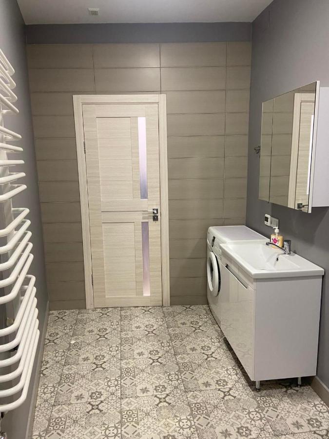 Vodna White Apartment Лвив Екстериор снимка