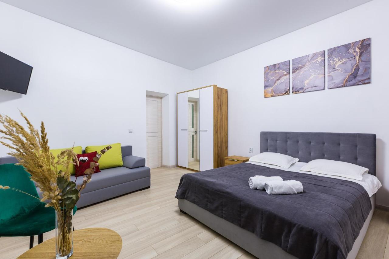 Vodna White Apartment Лвив Екстериор снимка