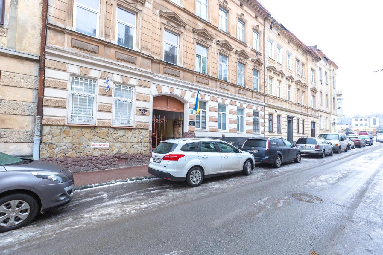 Vodna White Apartment Лвив Екстериор снимка
