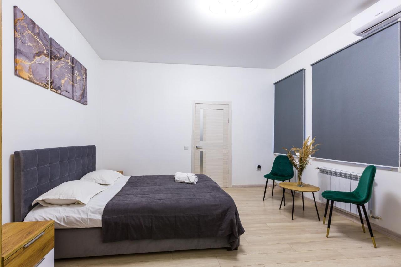 Vodna White Apartment Лвив Екстериор снимка